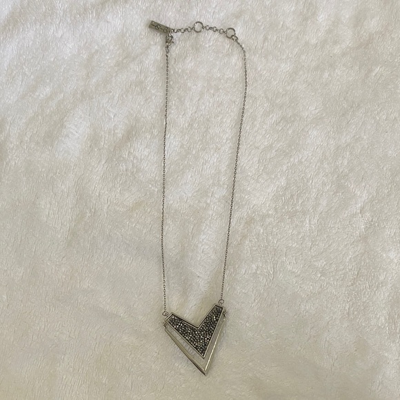 Jessica Simpson silver V shaped necklace with dark stone details - Picture 1 of 4
